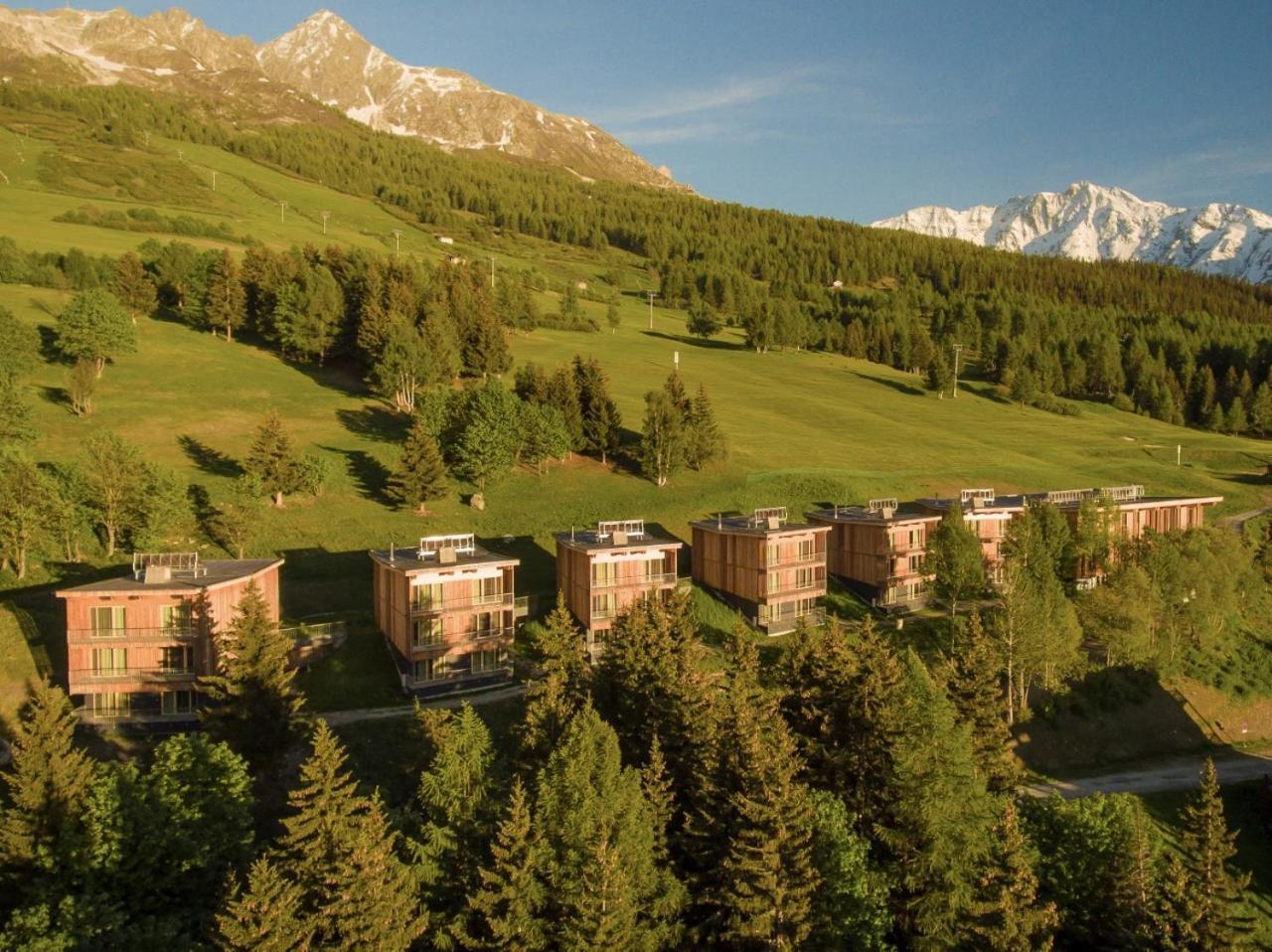 里艾奎勒格瑞维木屋酒店 Les Arcs  外观 照片